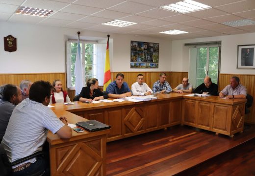 O Concello de Frades investirá máis de 100.000 euros na impermeabilización e mellora do vaso da piscina municipal